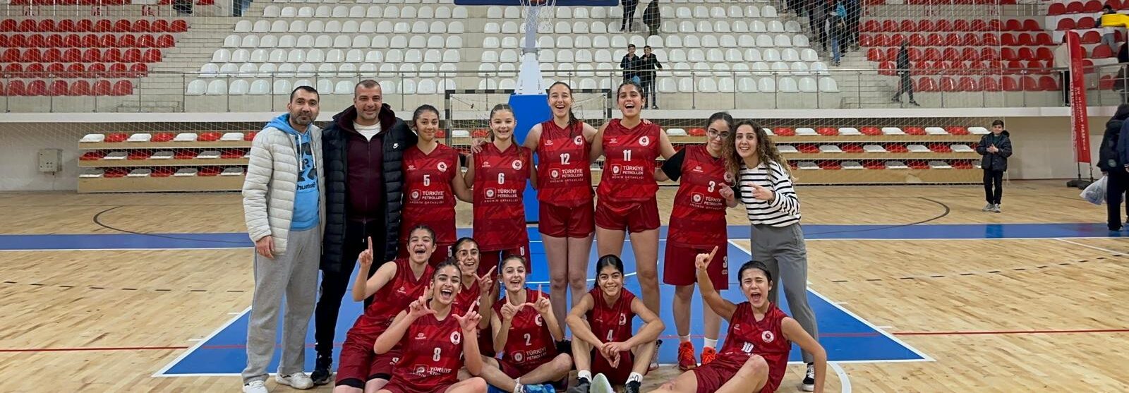 Batman Petrolspor Basketbol Takımından Çifte Şampiyonluk