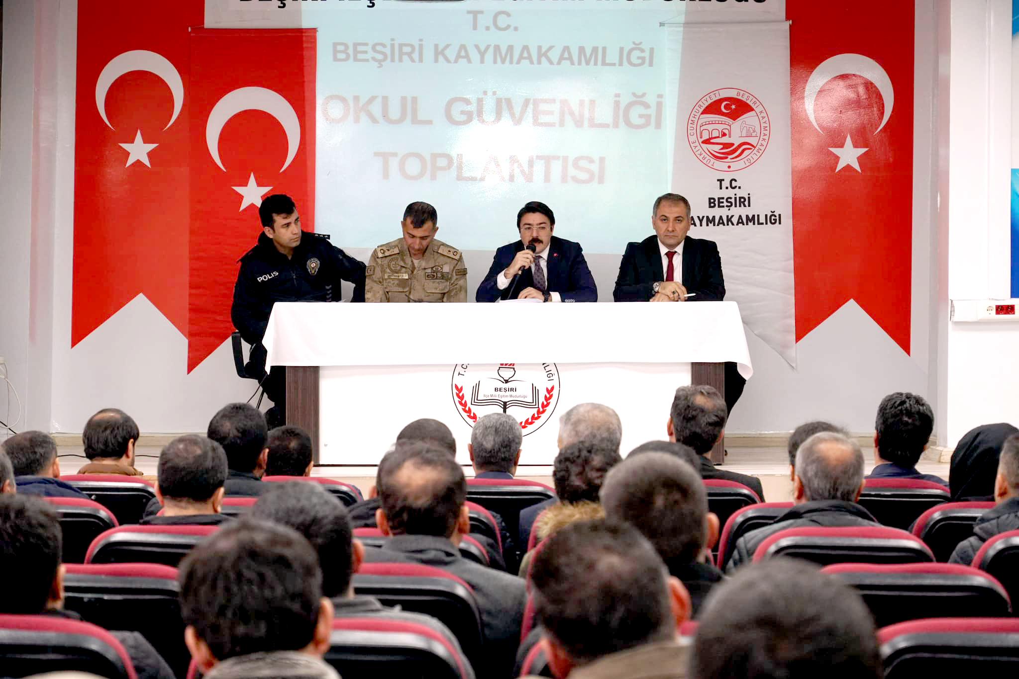 Batman’ın Beşiri İlçesinde Okul Güvenliği Masaya Yatırıldı