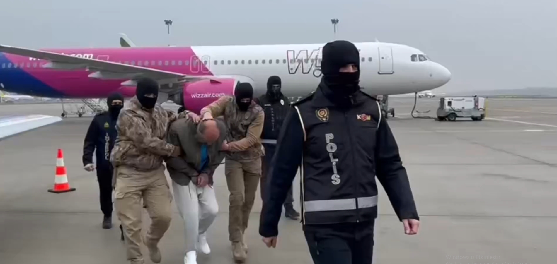 Türkiye’ye Getirilen Kırmızı Bültenle Aranan Suç Örgütü Yöneticileri Hakkında Açıklama