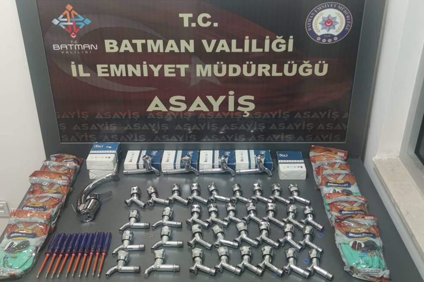 Batman’da Hırsızlar Çaldıkları Eşyalarla Yakalandılar