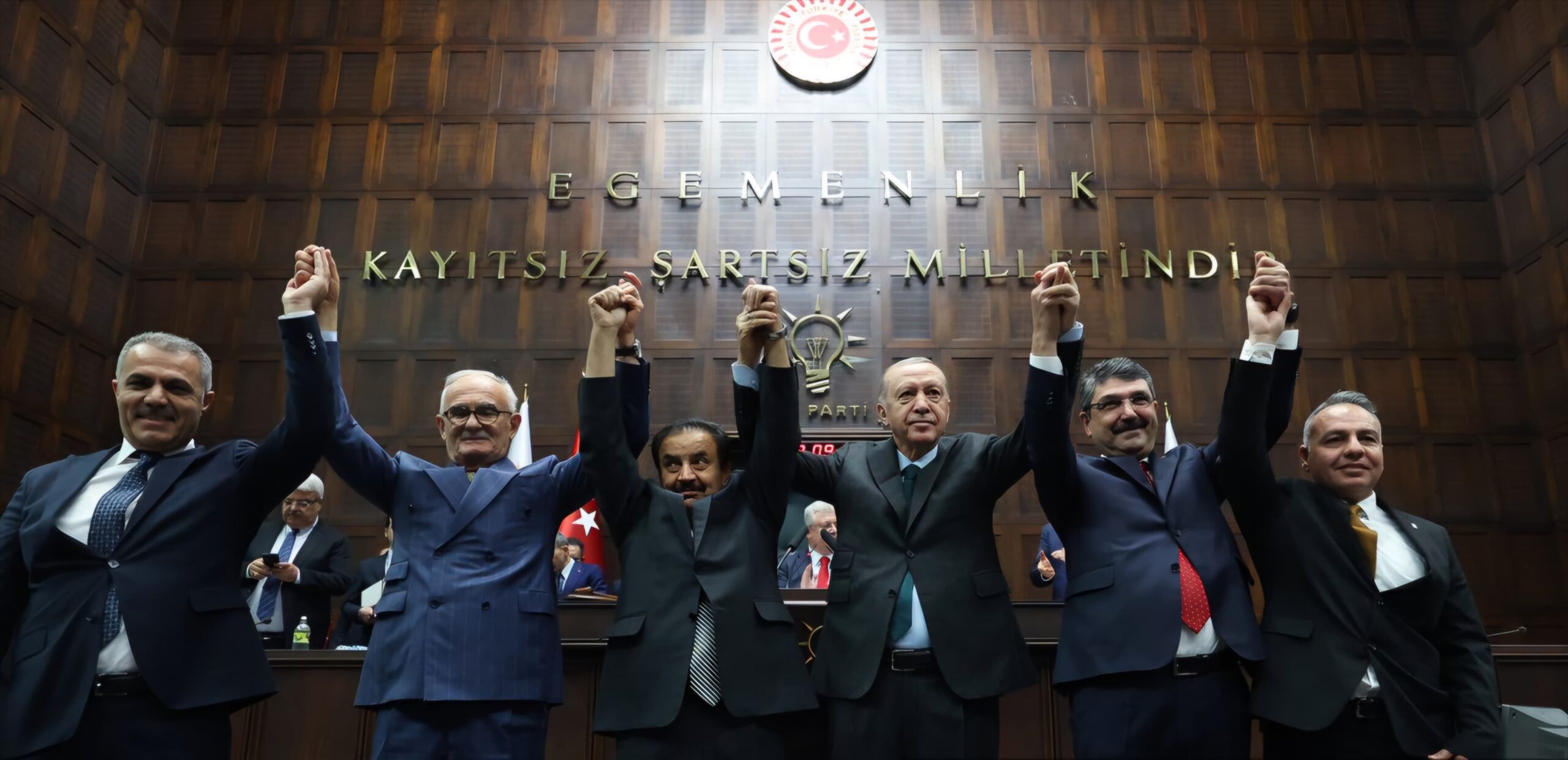 Tutuş, CHP’den İstifa Edip AK Parti’ye Katıldı