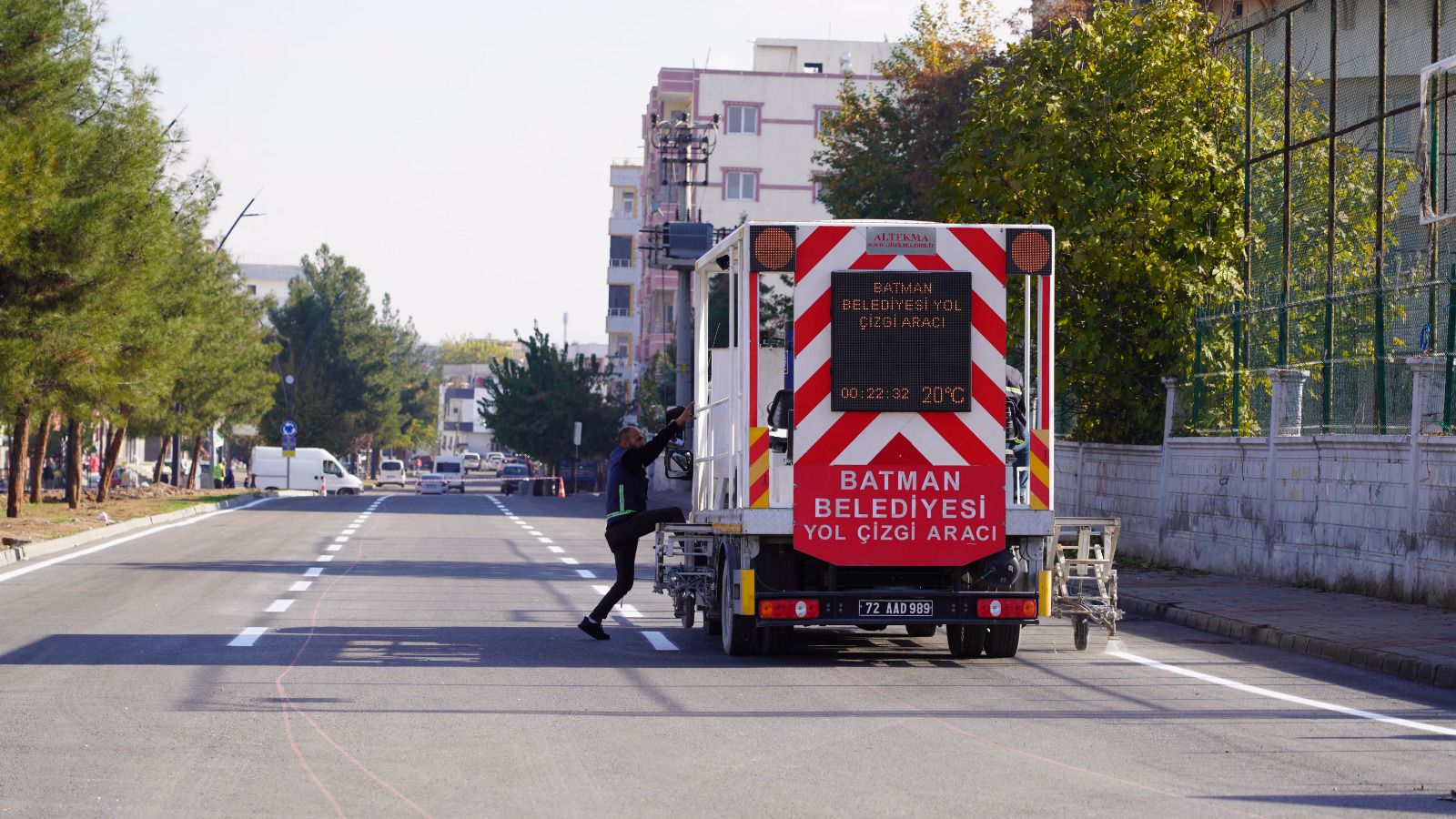 Batman Belediyesi 90 Günde 174.000 Metre Yol Çizgisi Boyadı