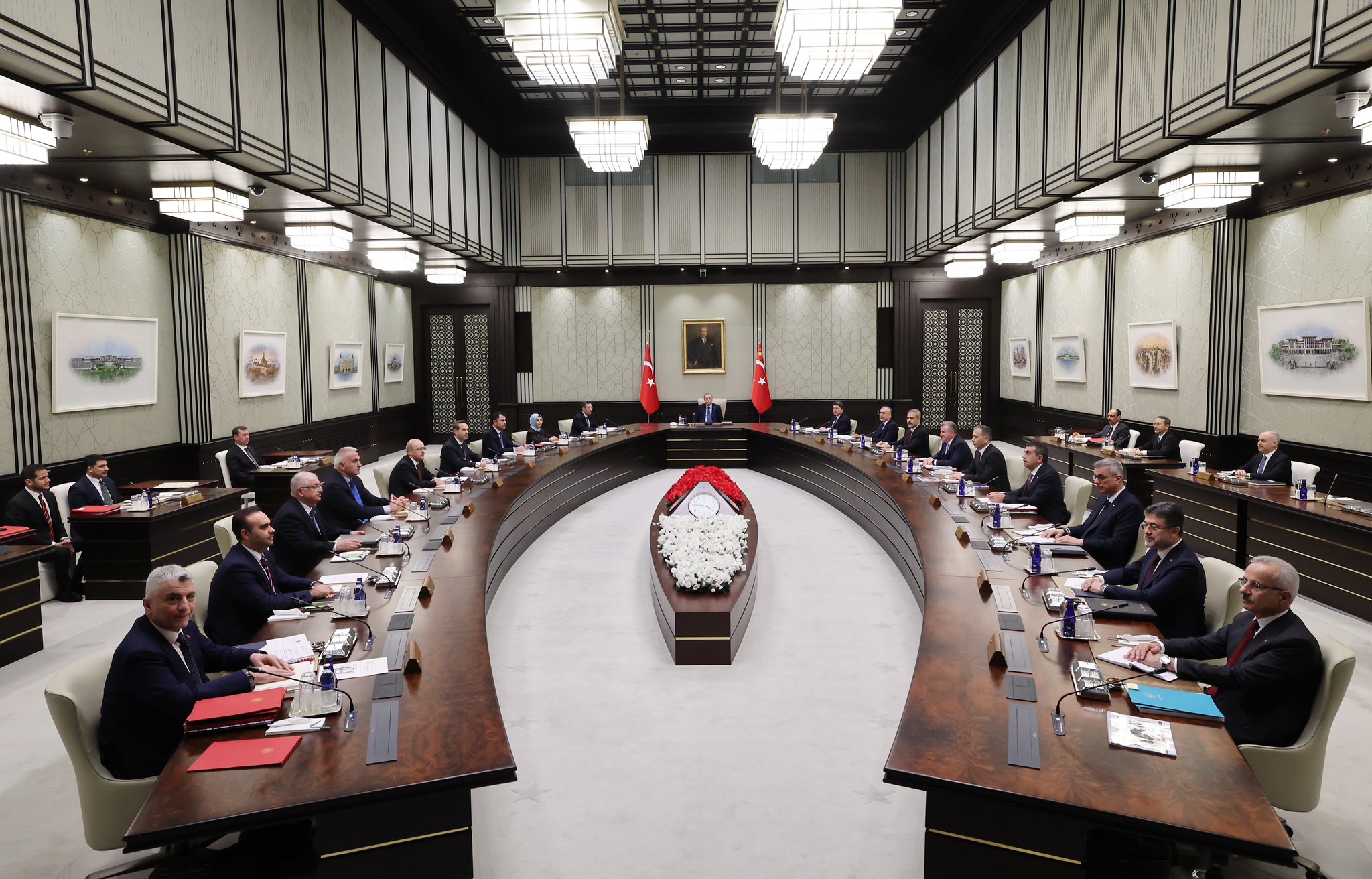 Kabine, Beştepe’de Toplanıyor: Yoğun Gündem Bekleniyor