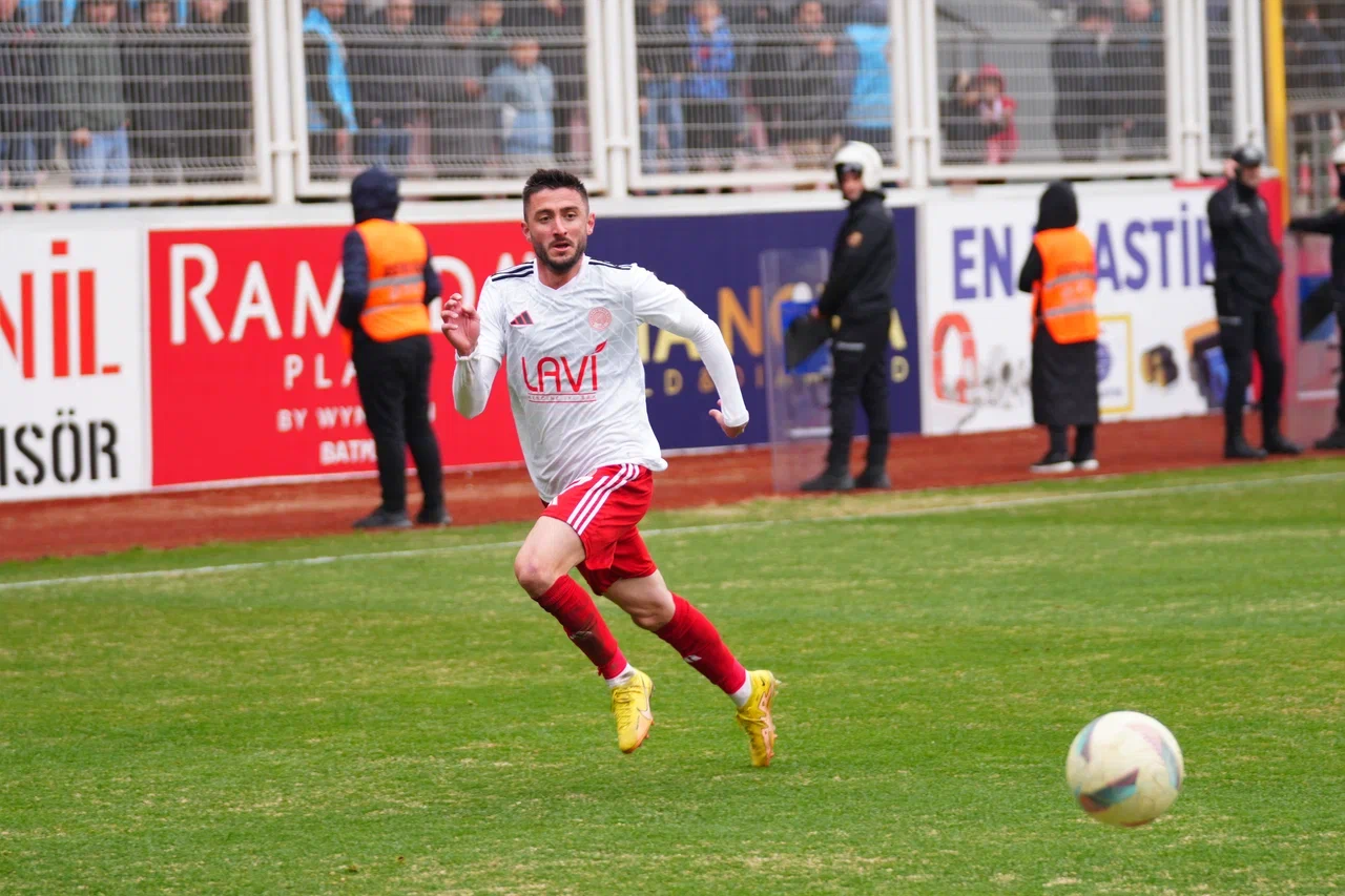 Batman Petrolspor, 4-1’lik Zaferle Zirveye Yaklaşıyor