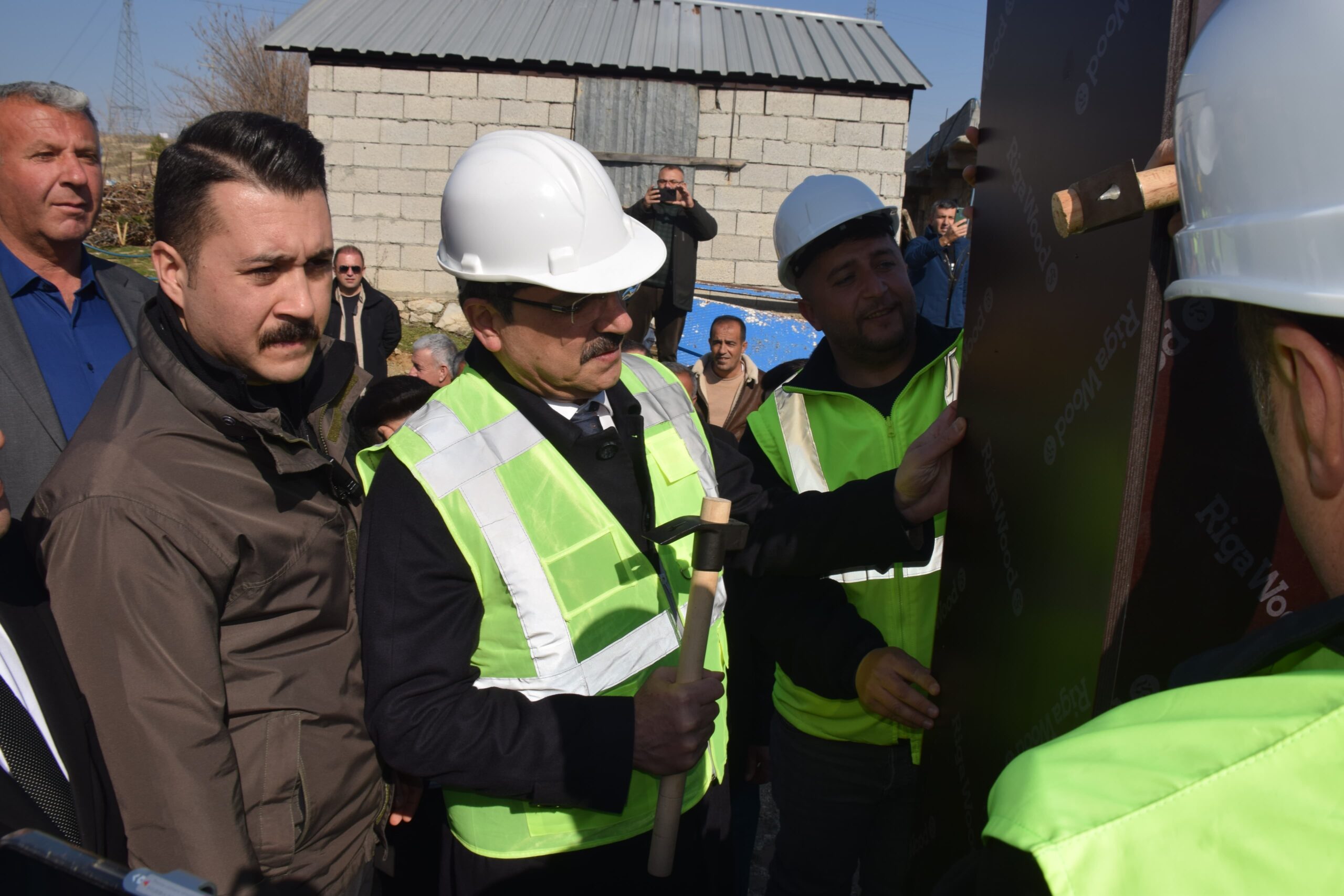 Batman’da Malabadi Köprüsü Mesire Alanı Projesinde Çivi Çakıldı