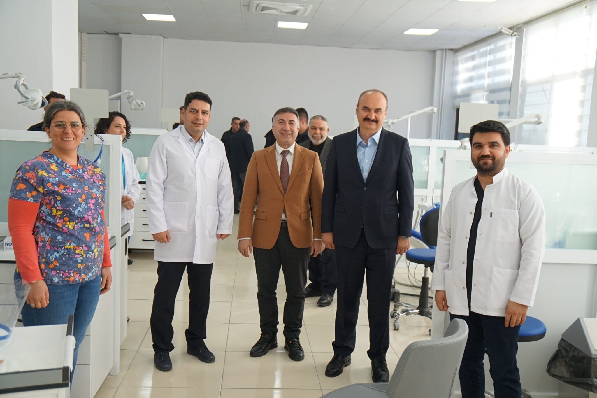 Batman Valisi Canalp, Diş Hekimliği Fakültesi’nde İncelemelerde Bulundu