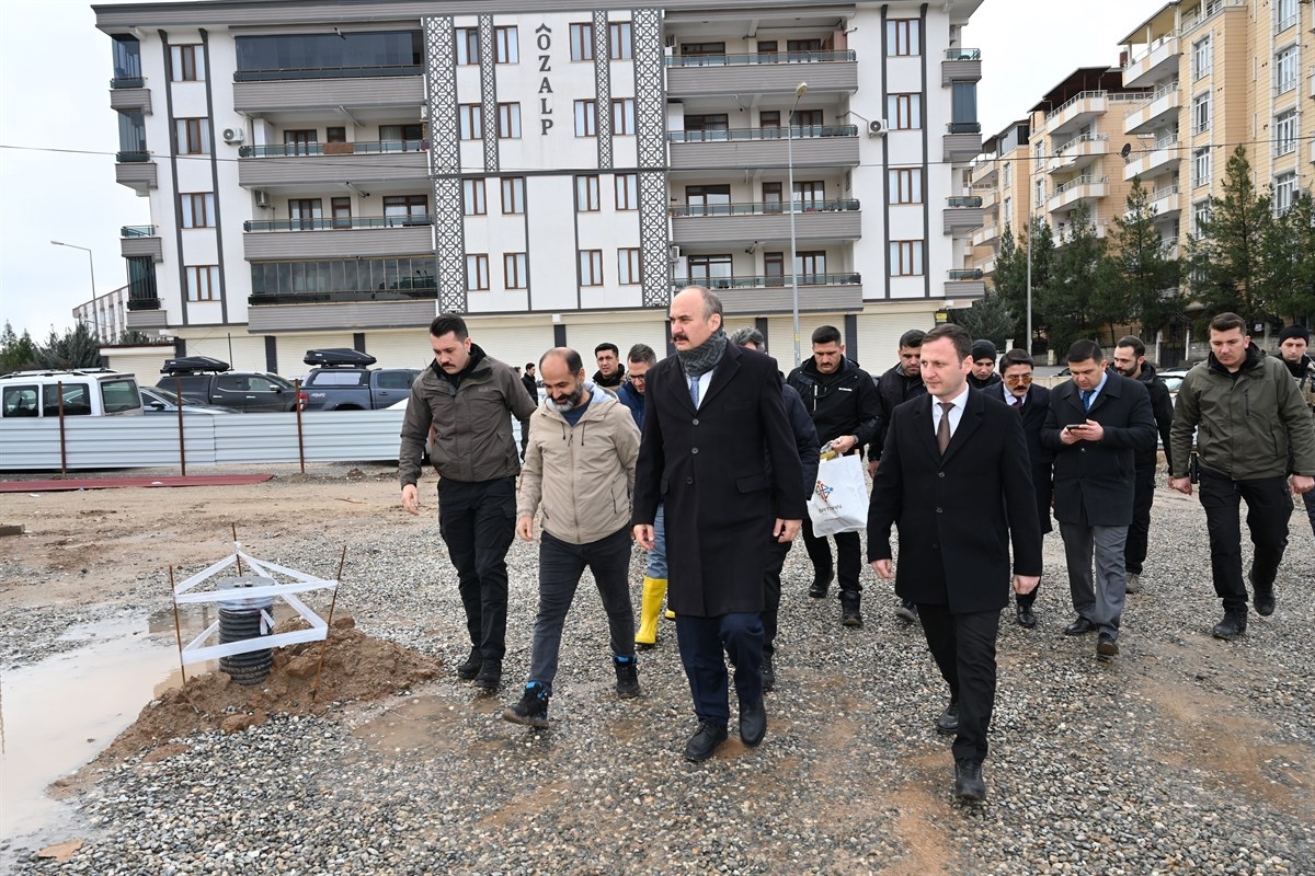 Vali Canalp, Yaşar Kemal Kent Ormanı’ndaki Çalışmaları İnceledi