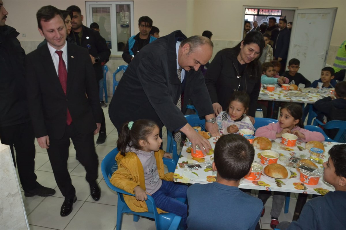 Batman Valisi Canalp: Herkesin Ulaşabileceği 110 Bin Kişilik İftar Vereceğiz
