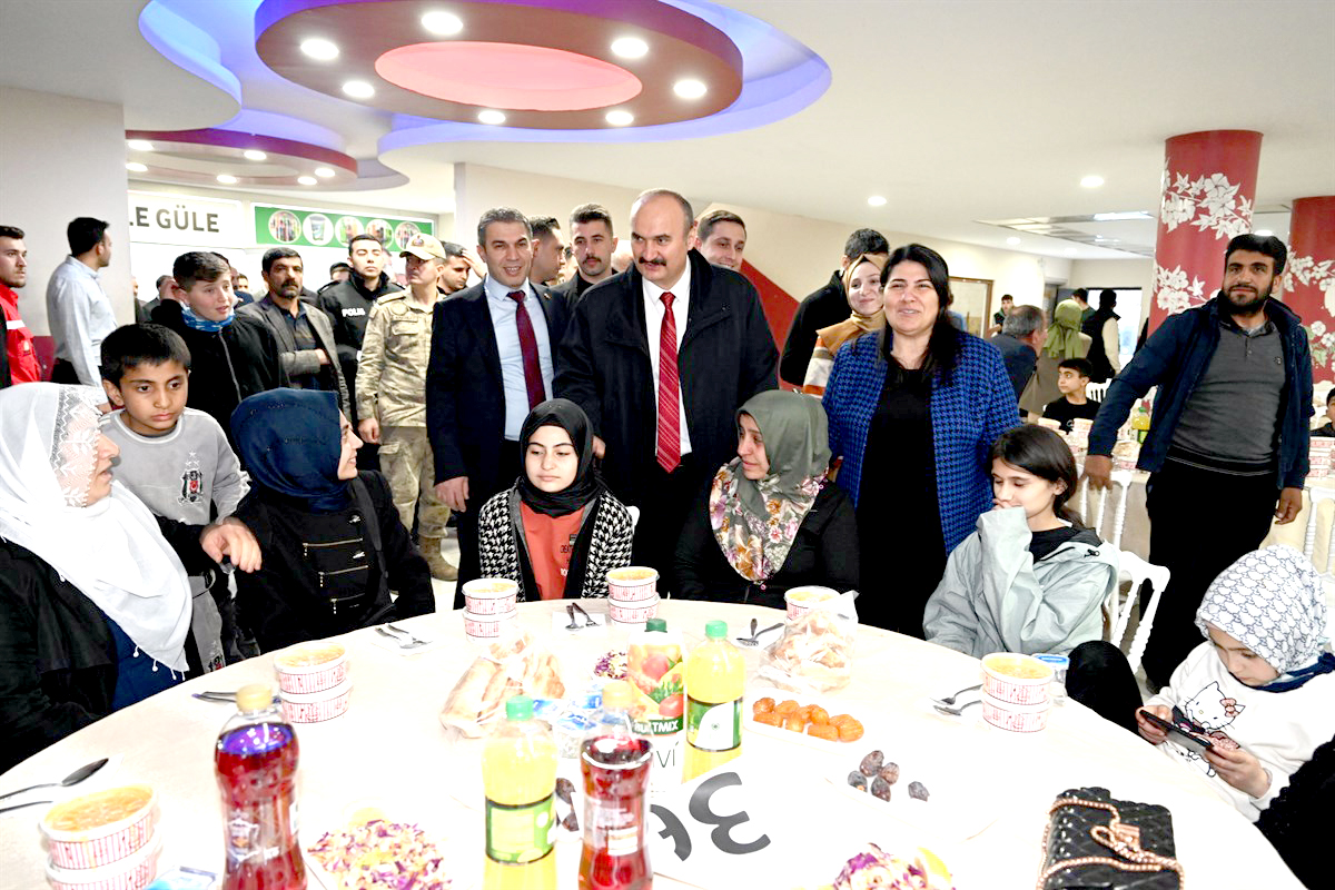 Vali Canalp Sason’da İftar Sofrasına Konuk Oldu