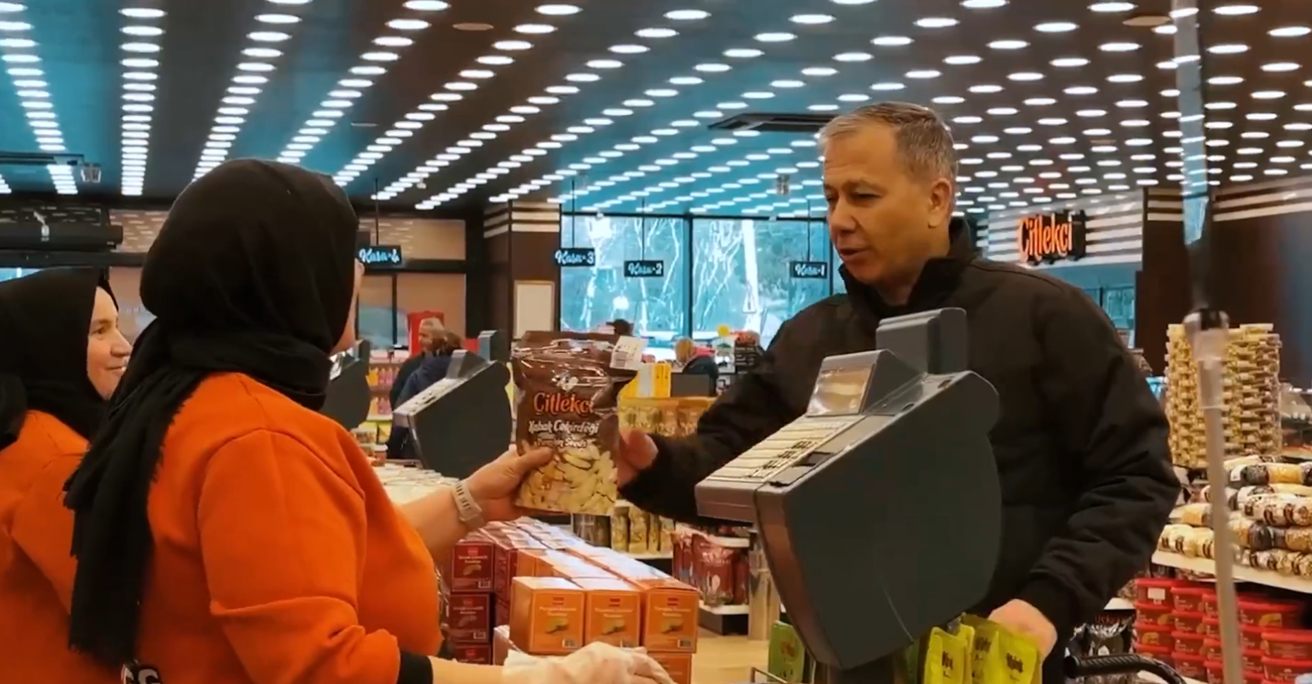 Bakan Yerlikaya’dan Boykot Çağrılarına Tepki: “Esnaflarımızın Yanındayız”