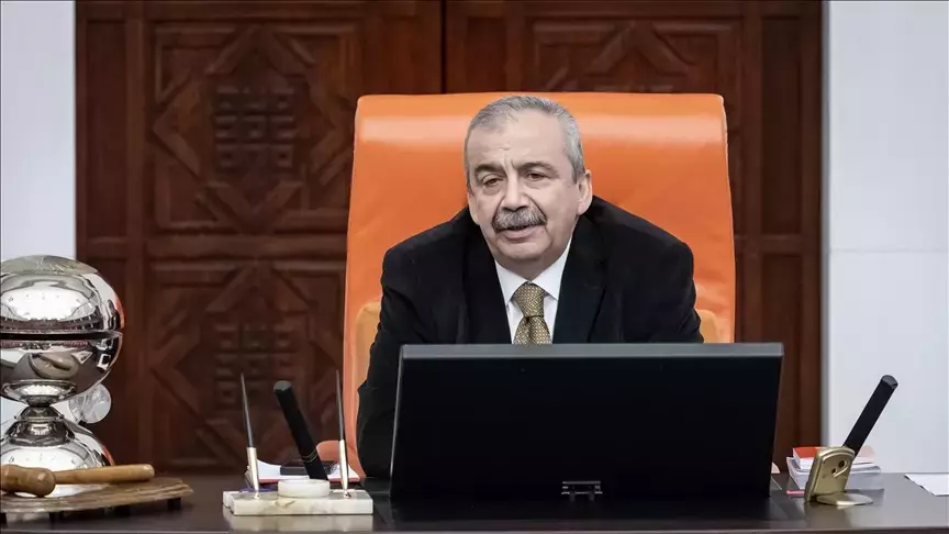 Sırrı Süreyya Önder Kalp Ameliyatında: Hayati Tehlike Taşıyan Yırtık Tespit Edildi!