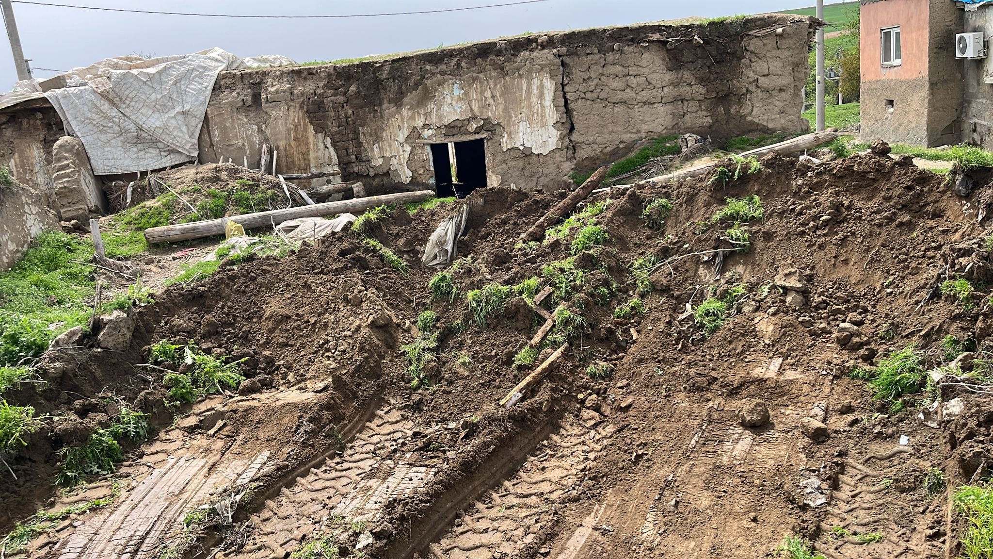 Kozluk Köylerinde Hizmet Seferberliği Sürüyor