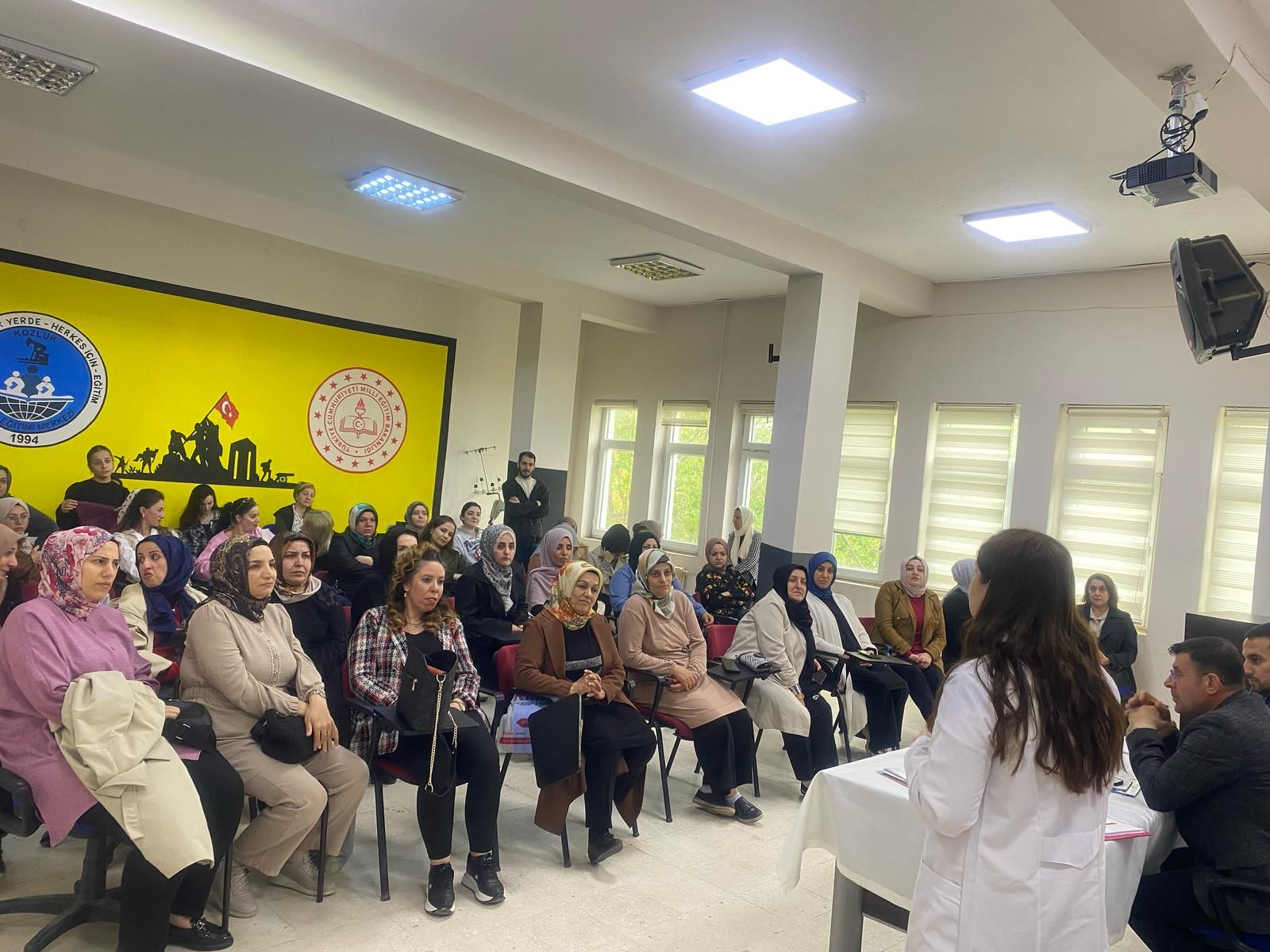 Kozluk’ta Kanser Haftası Etkinliğinde Farkındalık Eğitimi Düzenlendi