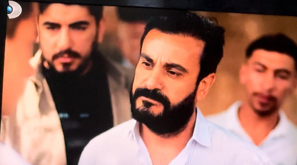 Ahmet Özdaş, Uzak Şehir Dizisindeki Performansıyla Beğeni Topladı