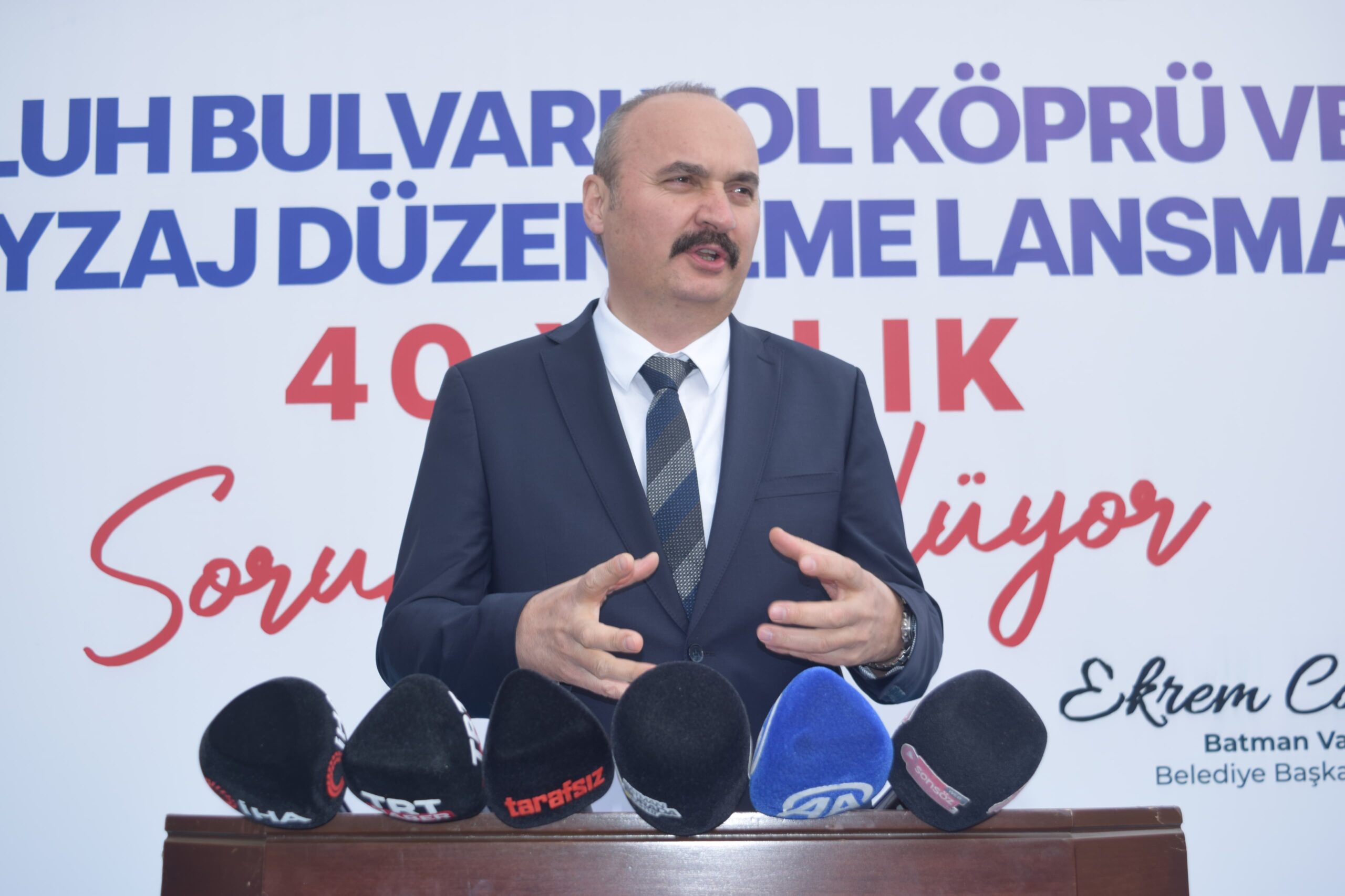 Batman Valisi Ekrem Canalp’ten Annelere Anlamlı Mesaj