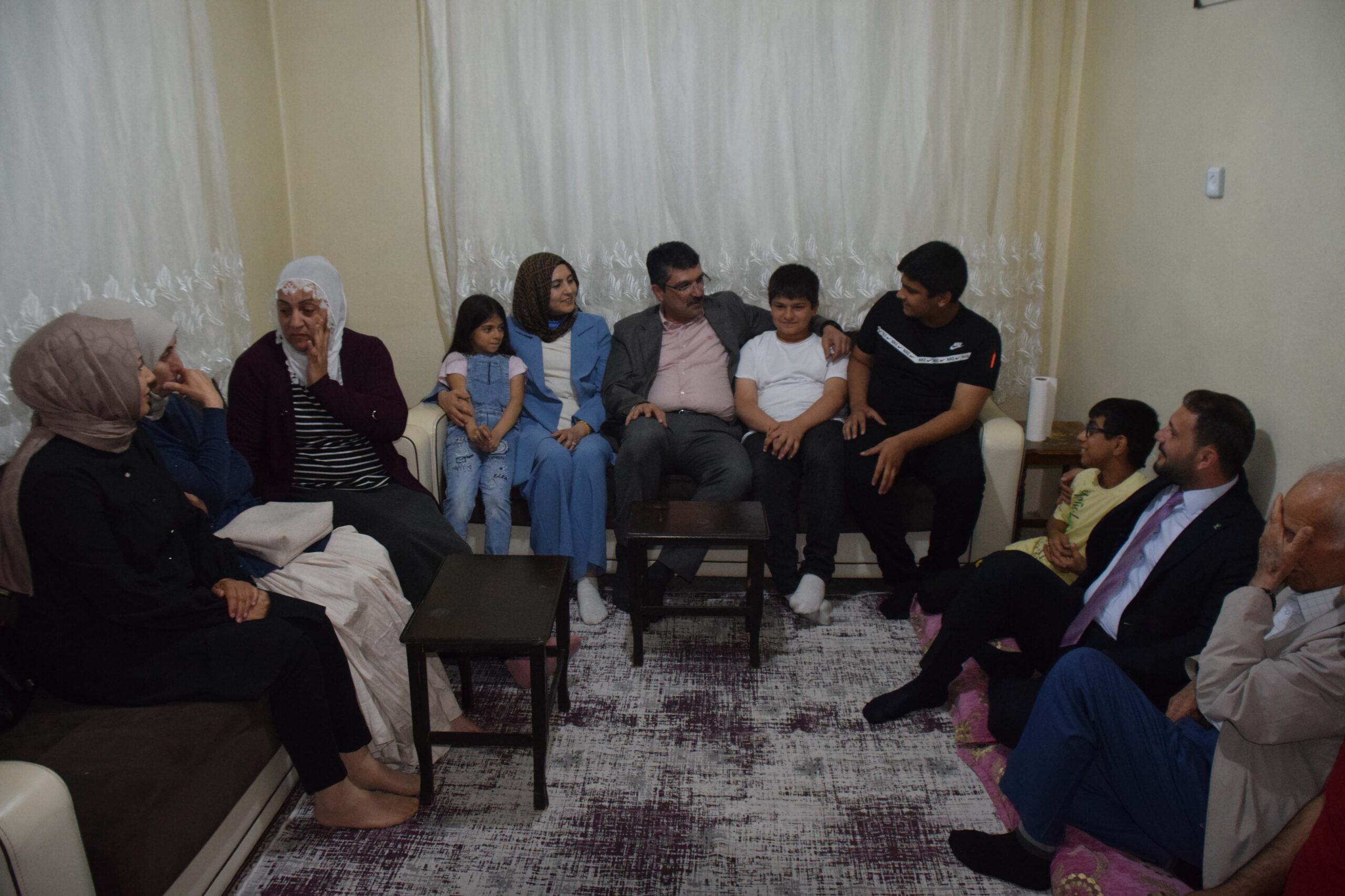 Vekil Nasıroğlu’ndan Mahallelere Ev Ziyareti