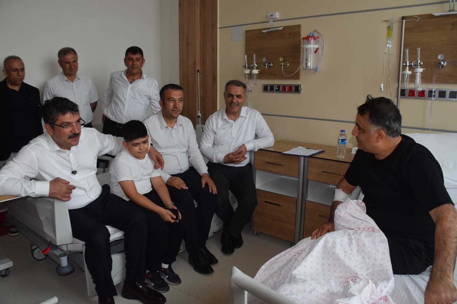 Nasıroğlu’ndan Hastane Ziyareti ve Bayram Kutlaması