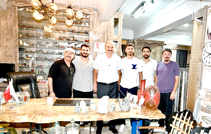 Vali Canalp Fatih Mahallesi’nde Esnafla Buluştu