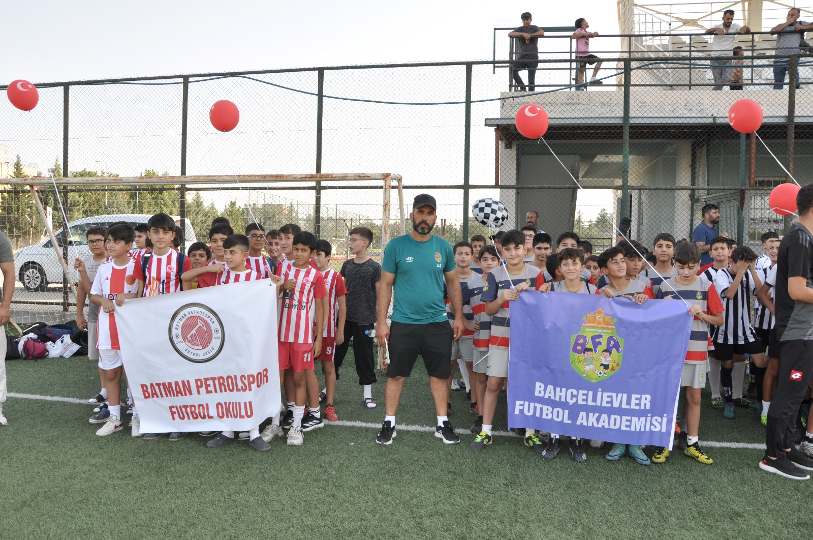 Minikler Futbol Şenliği Coşkuyla Başladı