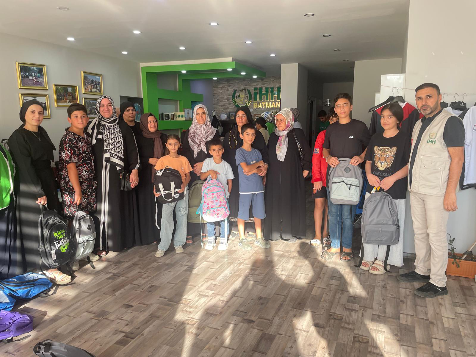 İHH’den 650 Öğrenciye Kırtasiye Yardımı