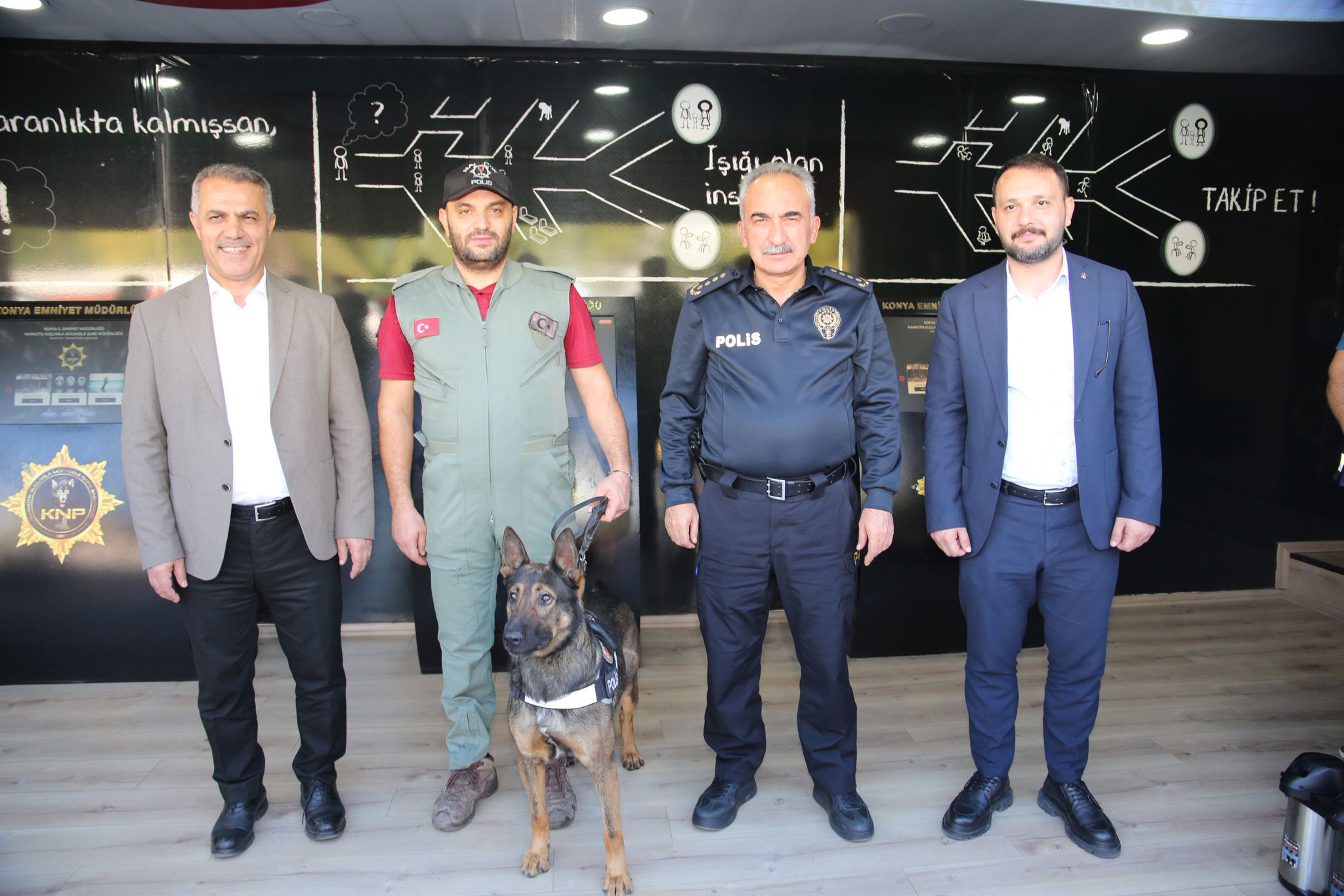 İl Başkanı Şansi, Mobil Narkotik Eğitim Aracını İnceledi