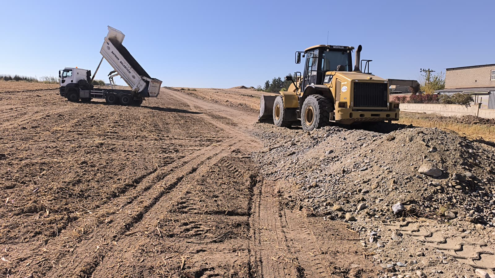 Tilmerç Mahallesi’nde Yeni Yol Çalışması Devam Ediyor