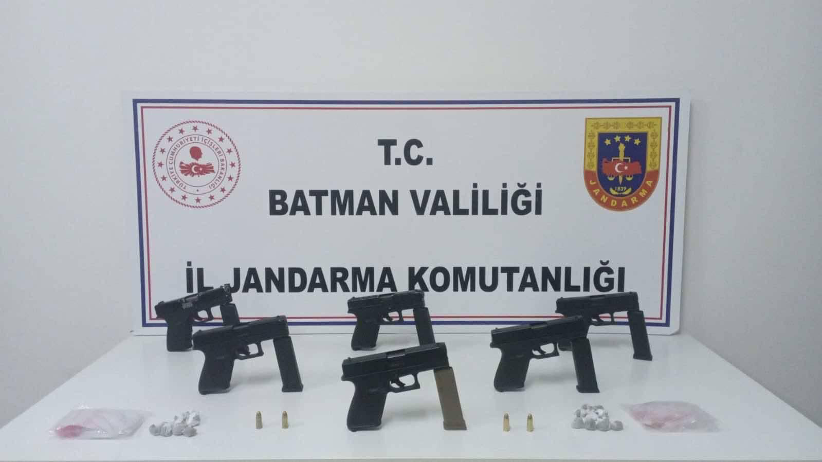 Jandarmadan Kaçak Silah ve Uyuşturucu Operasyonu