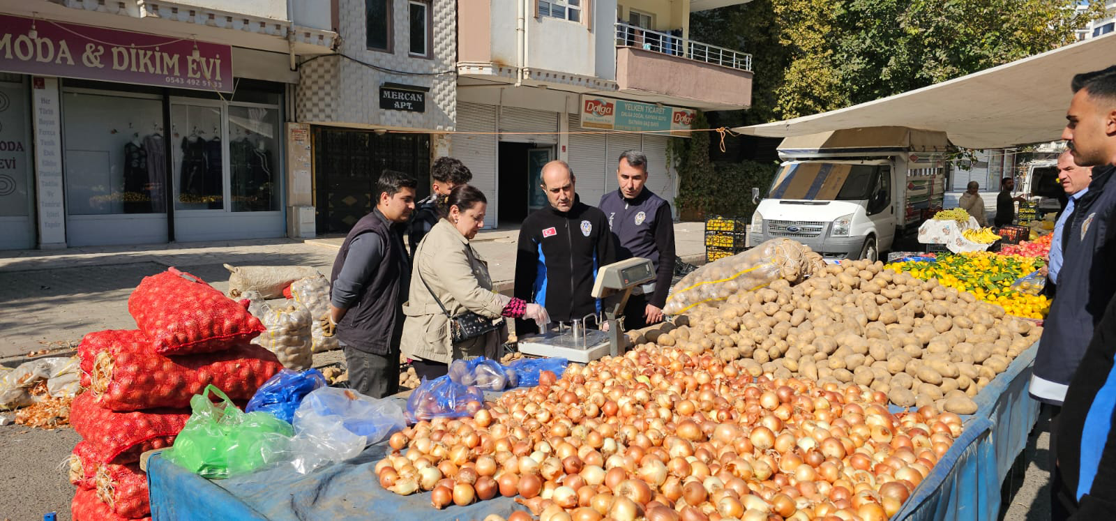 Seyyar Pazarlarda Ölçüm Cihazı Denetimi Sürüyor