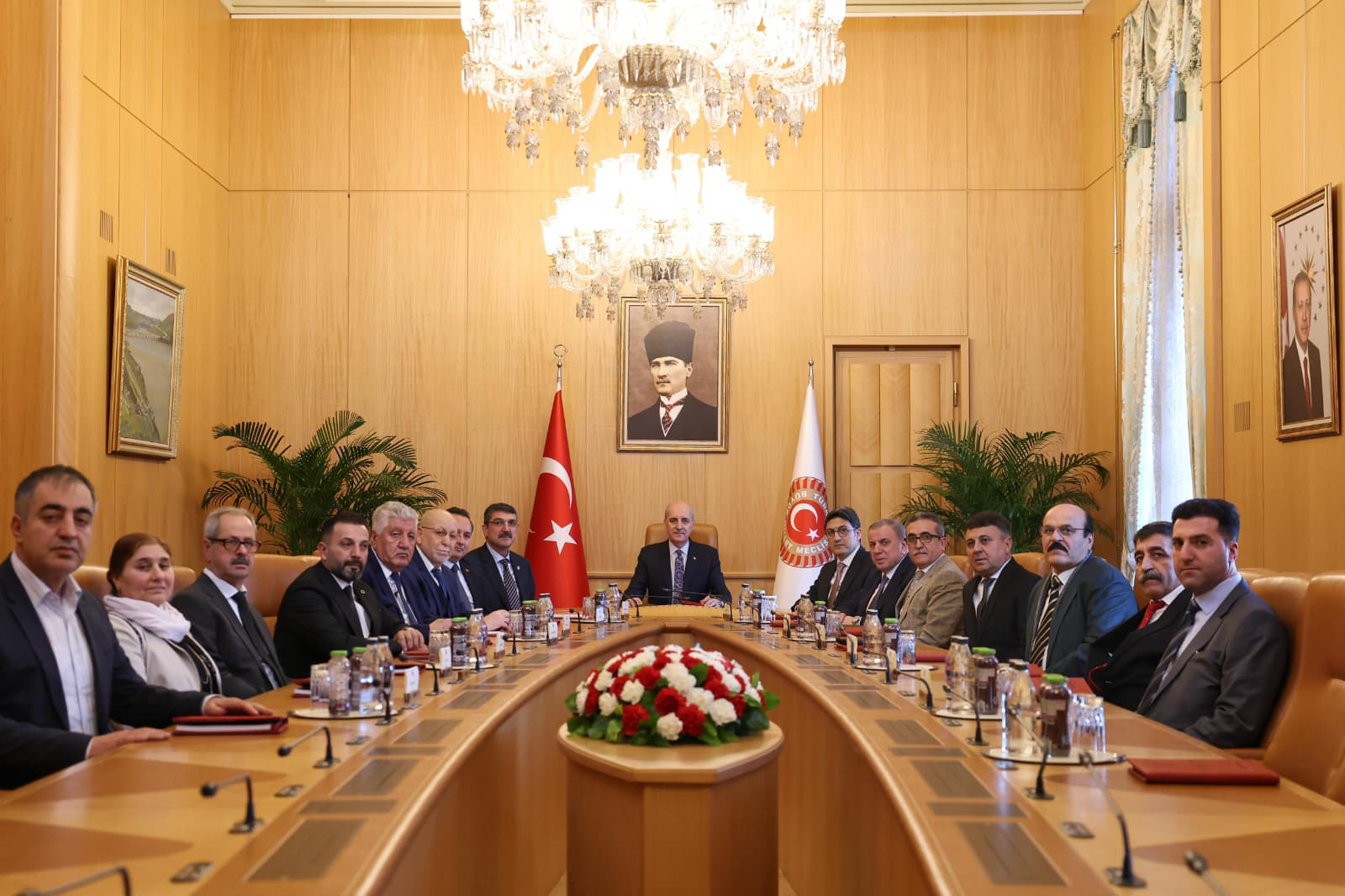 Nasıroğlu’ndan Ezidi Toplumuna Meclis Temasları