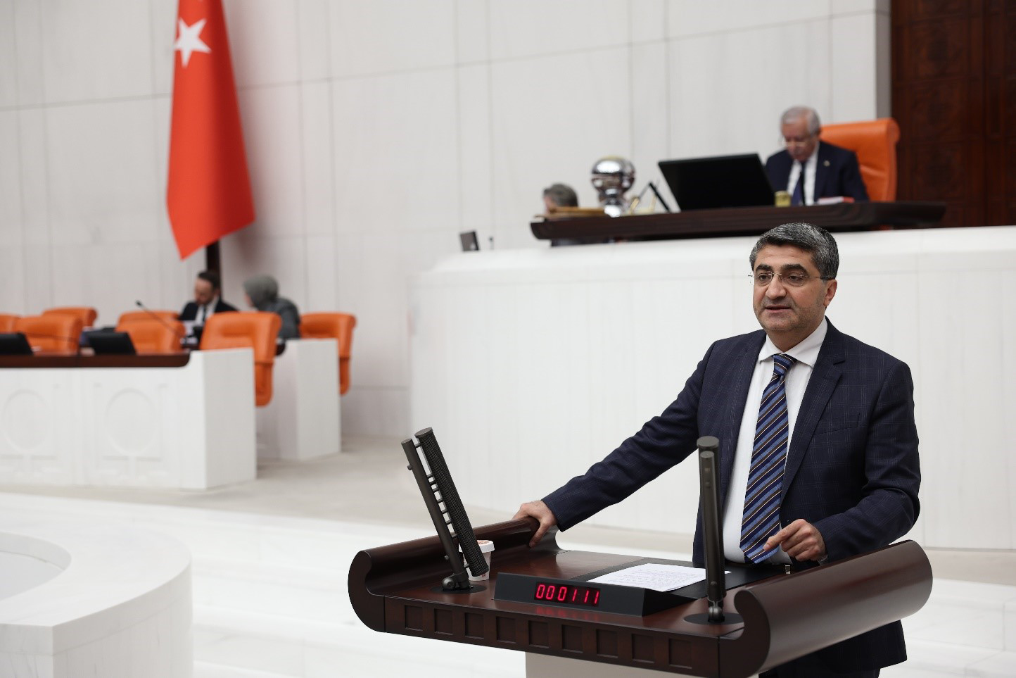 Ekmen: Eber Gölü Alarm Veriyor