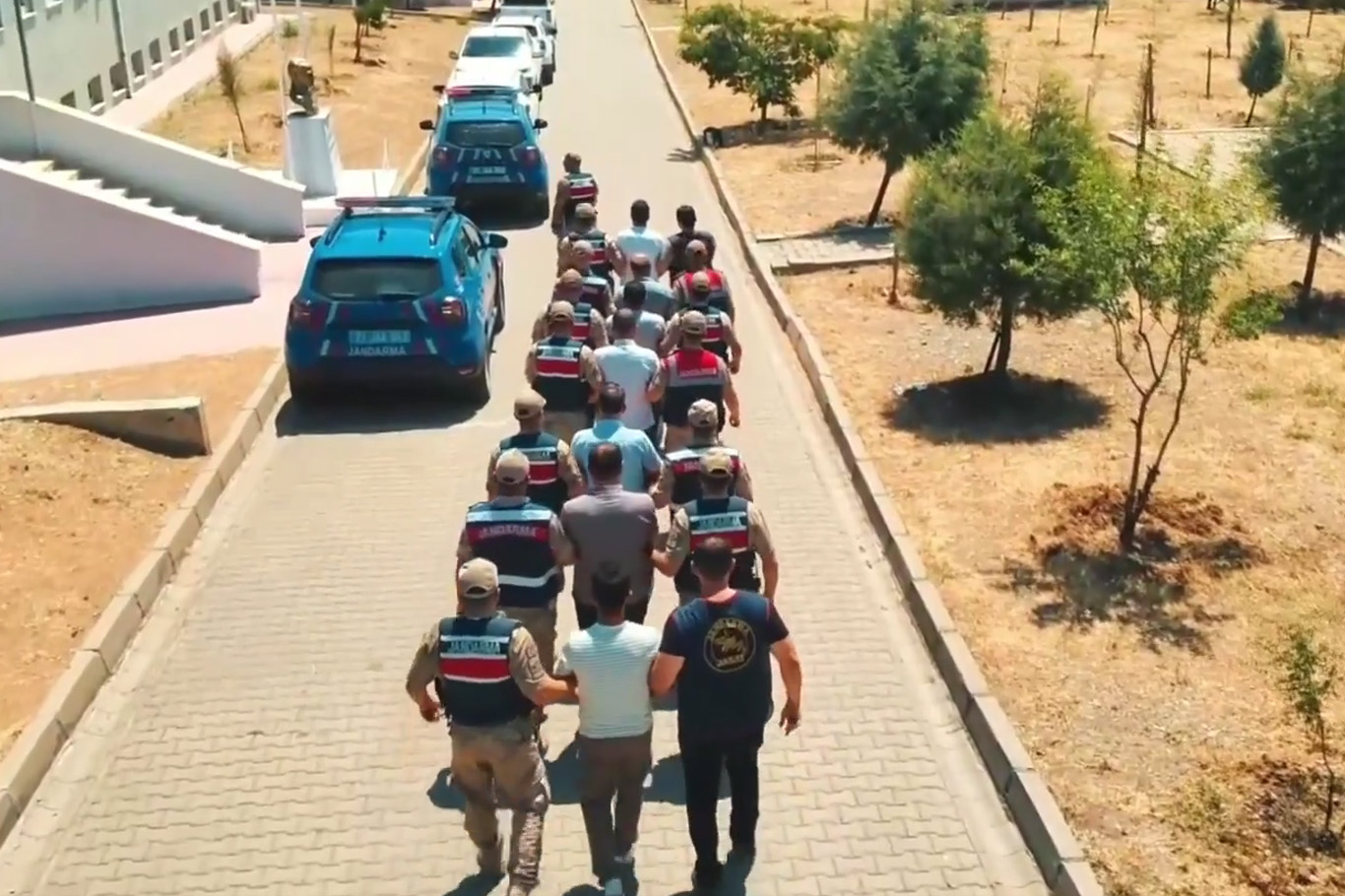 1 Milyar TL’lik Dolandırıcılık Şebekesi Çökertildi