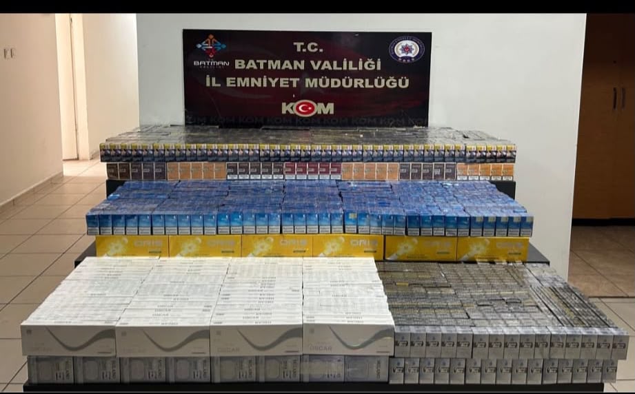 KOM Ekiplerinden Kaçakçılara Geçit Yok: Araç Zulasından Binlerce Paket Sigara Çıktı!
