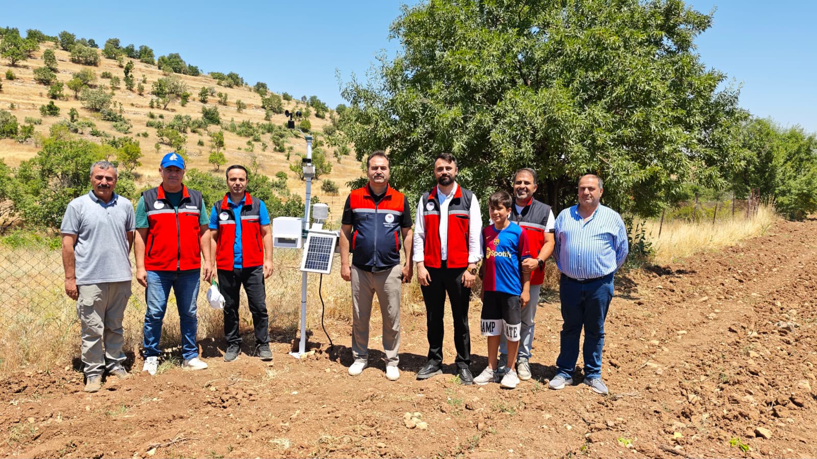 Gercüş’te Bağ ve Antepfıstığı Üreticilerine Erken Uyarı Desteği