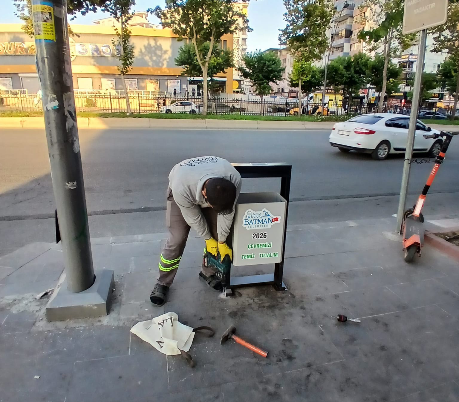 Diyarbakır Caddesi’ndeki Çöp Kovaları Yenilendi