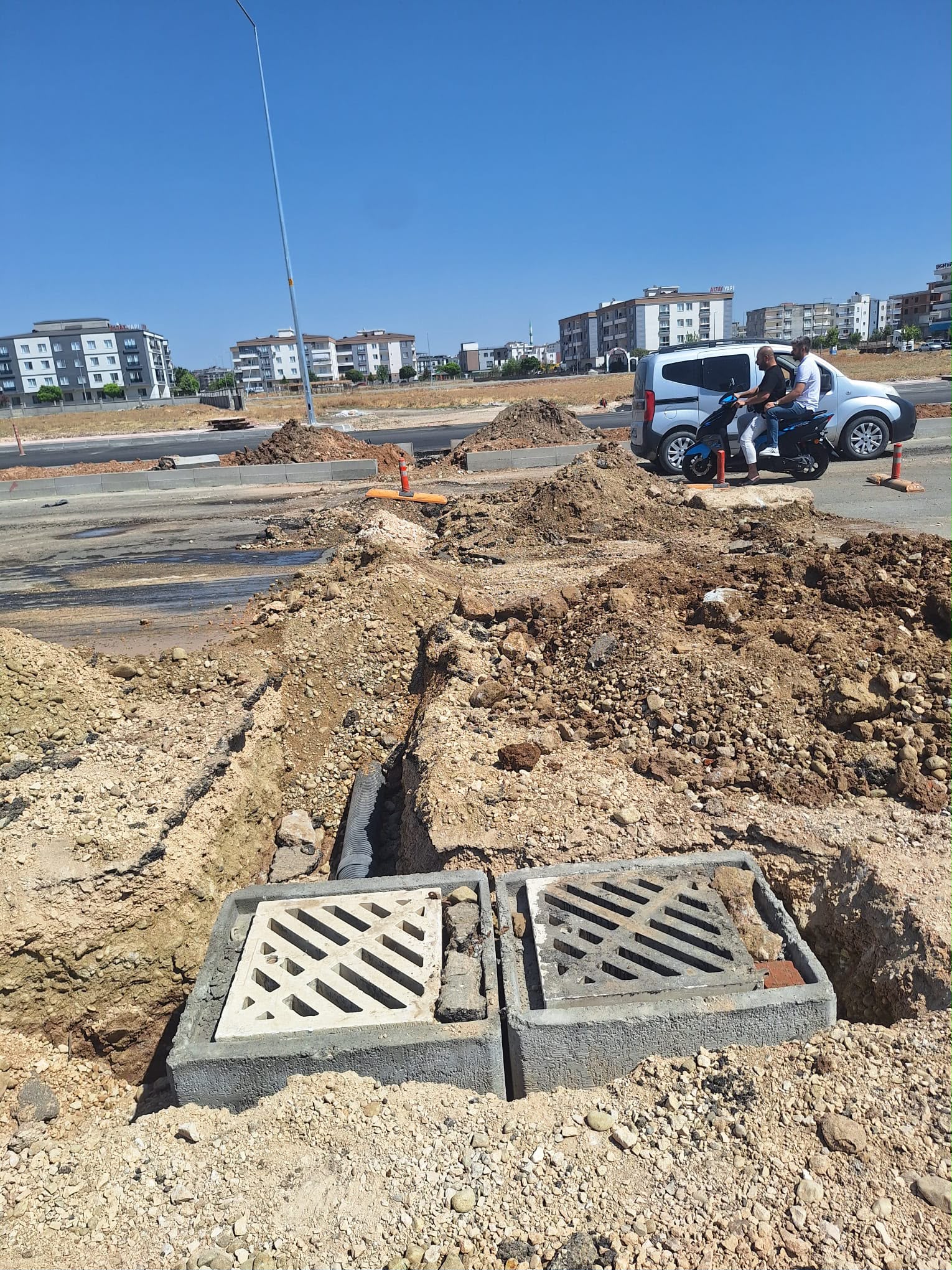 Necat Nasıroğlu Bulvarı’nda Altyapı Hamlesi: Yağmur Suyu Hat Çalışmaları Süreçte