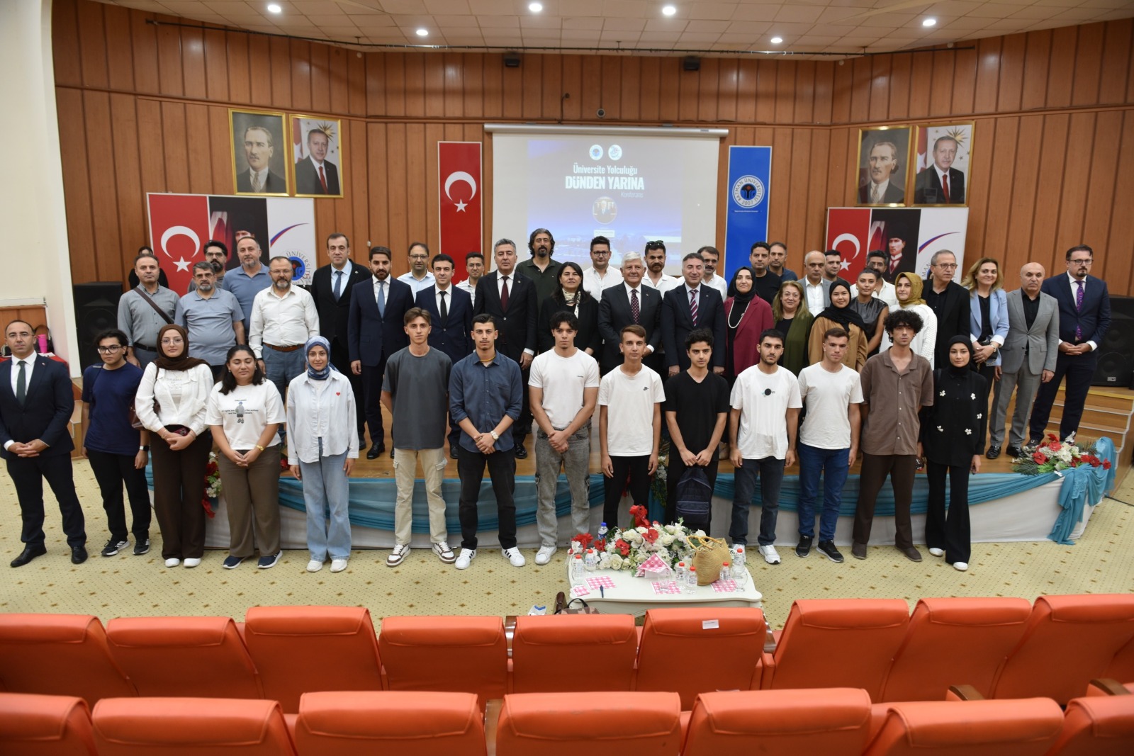 Batman Üniversitesi 20. Yaşını Görkemli Bir Konferansla Kutladı: “Dünden Yarına Üniversite Yolculuğu”